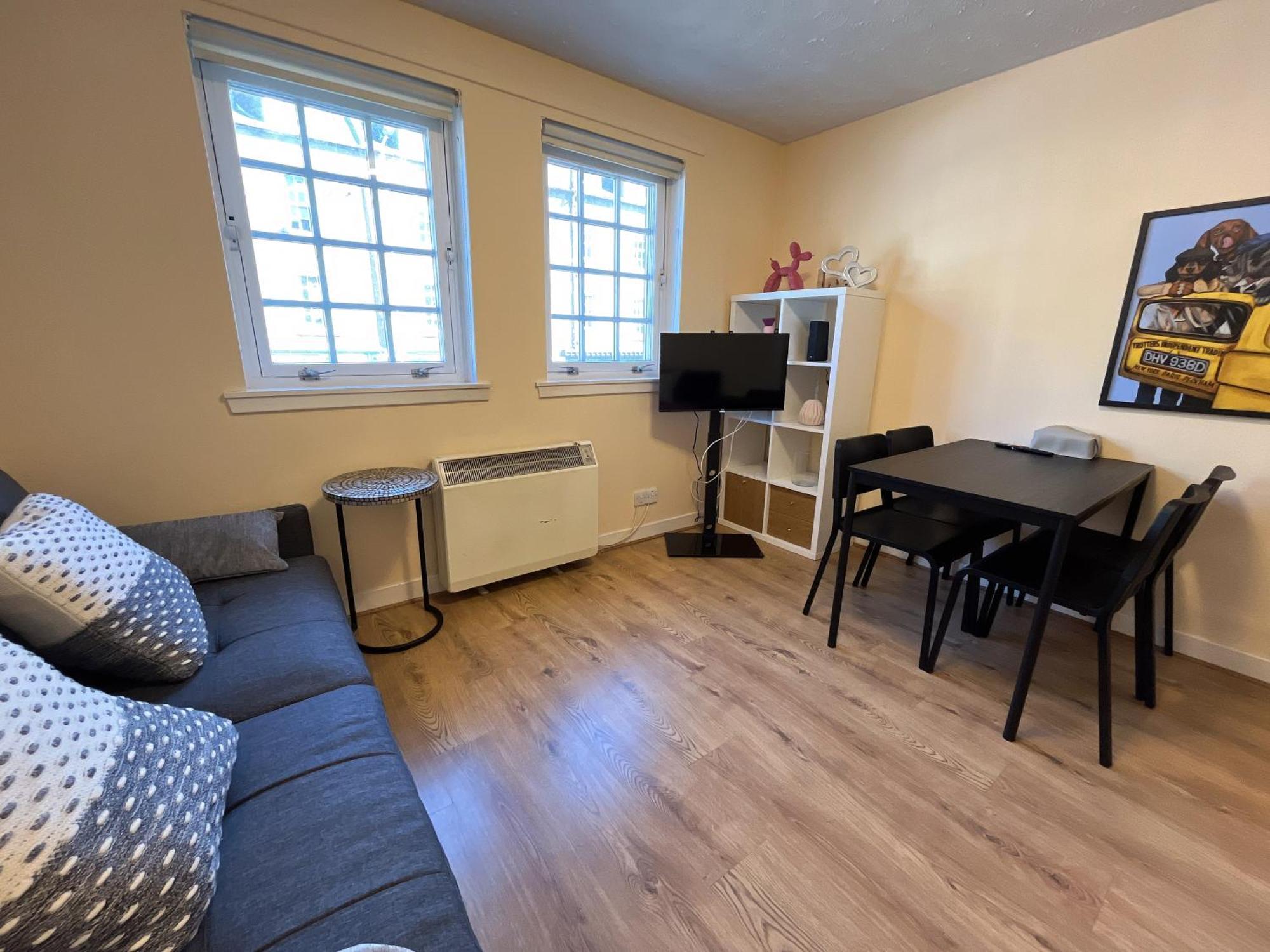 One Room With Parking Space — Photos 3